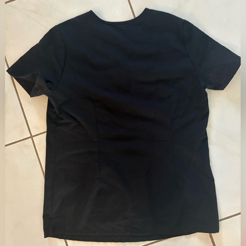 FIGS Scrub Top - Picture 2 of 3